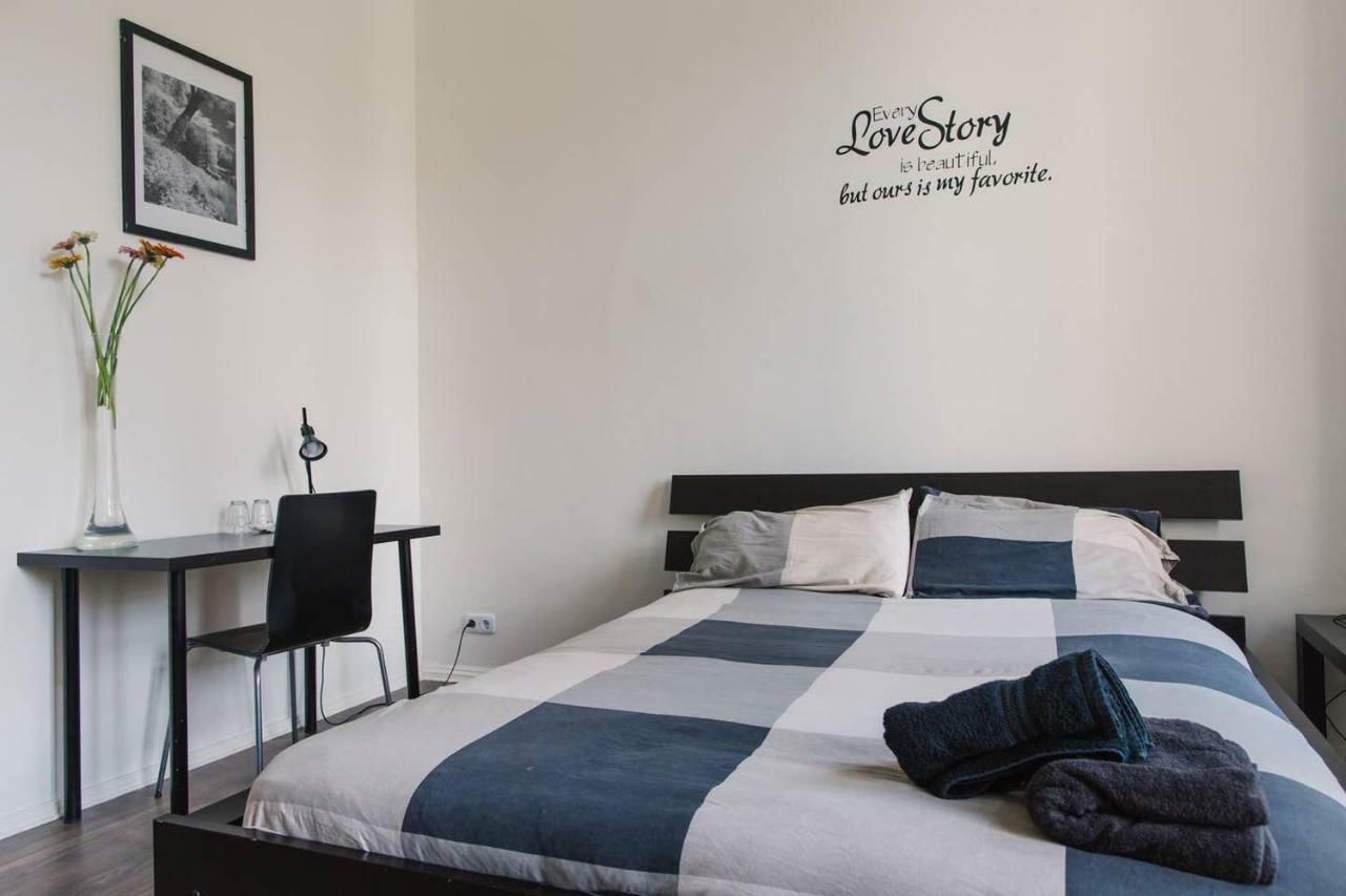 Accommodatie bij particulieren ++ Hip, Chill Berghain With Breakfast ++ *